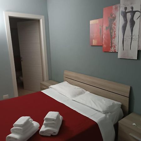 Hotel Ded 1 Checkin A Richiesta Парма Екстериор снимка